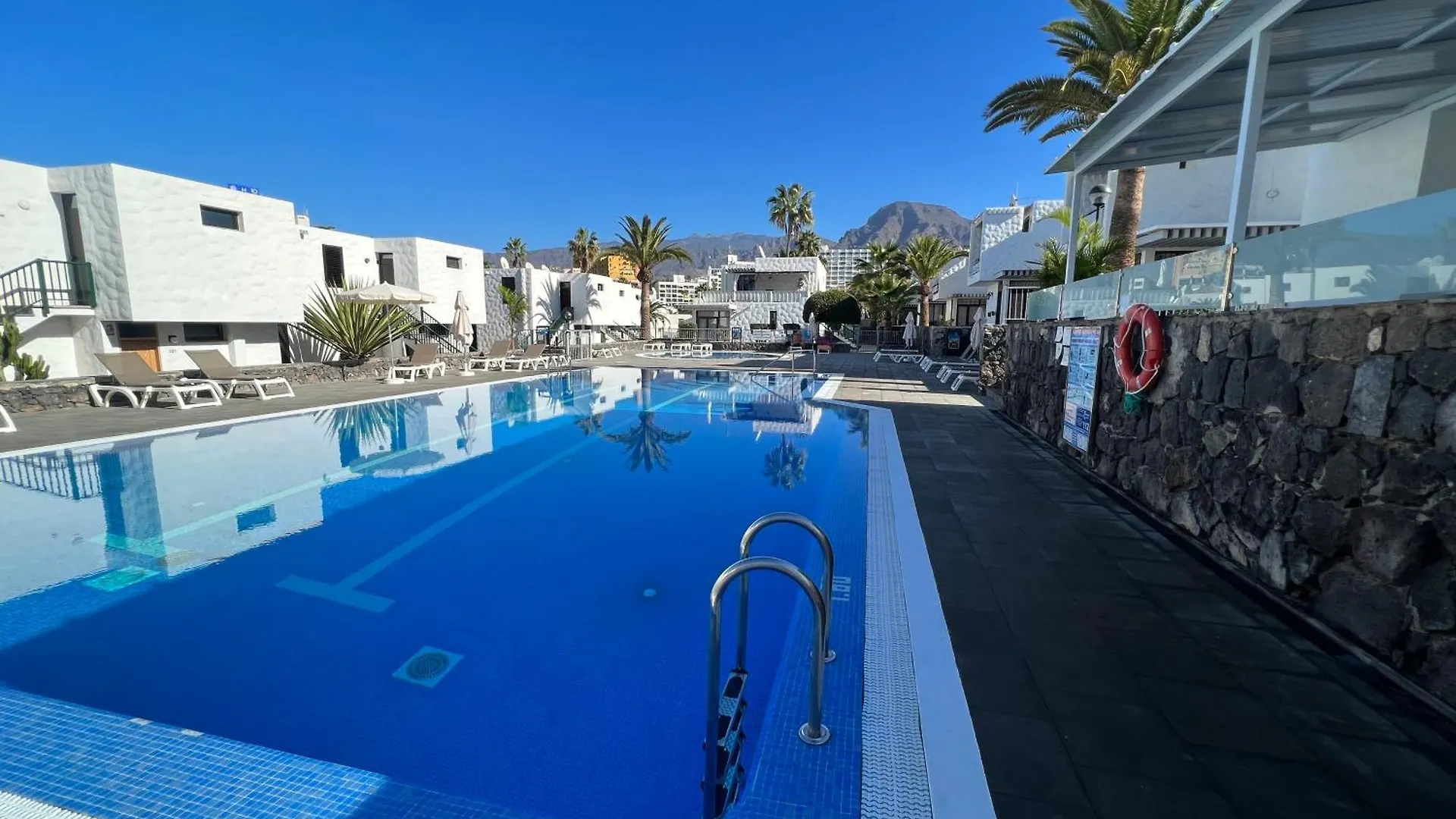 Apartamentos Bungamerica 273 - Costa Adeje 美洲海滩 0*,  西班牙